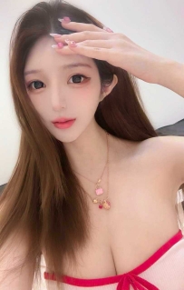 威海市环翠区小美人站着抱玩