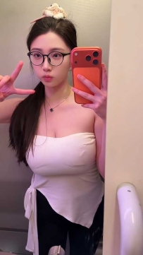 【北京】学生妹大胸妮子口完啪