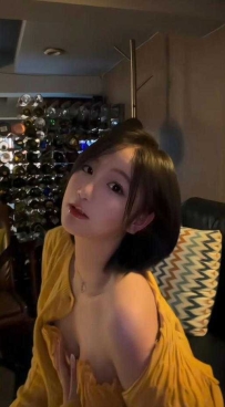 【上海】此女长着一张狐狸精脸